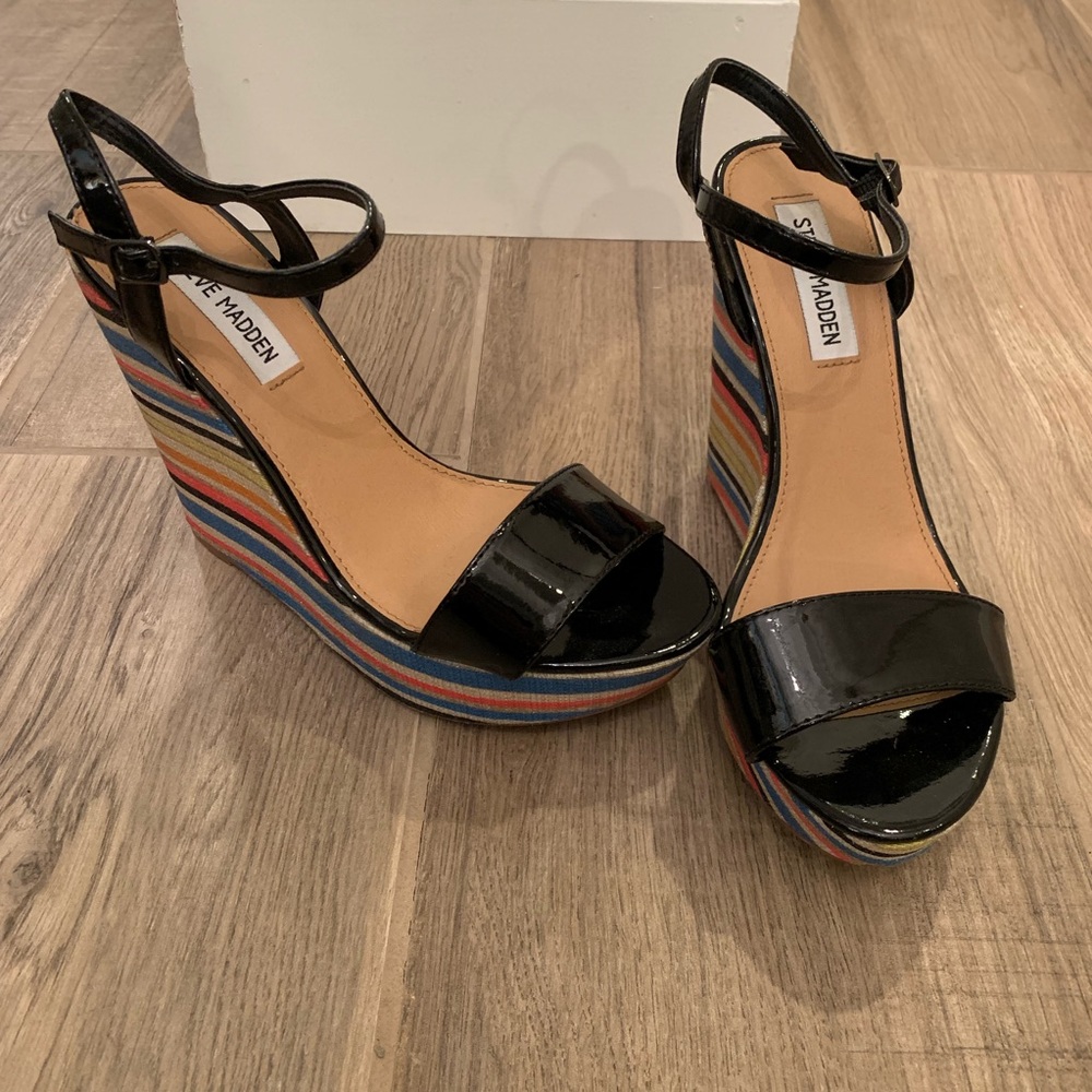 Steve Madden Black Wedges